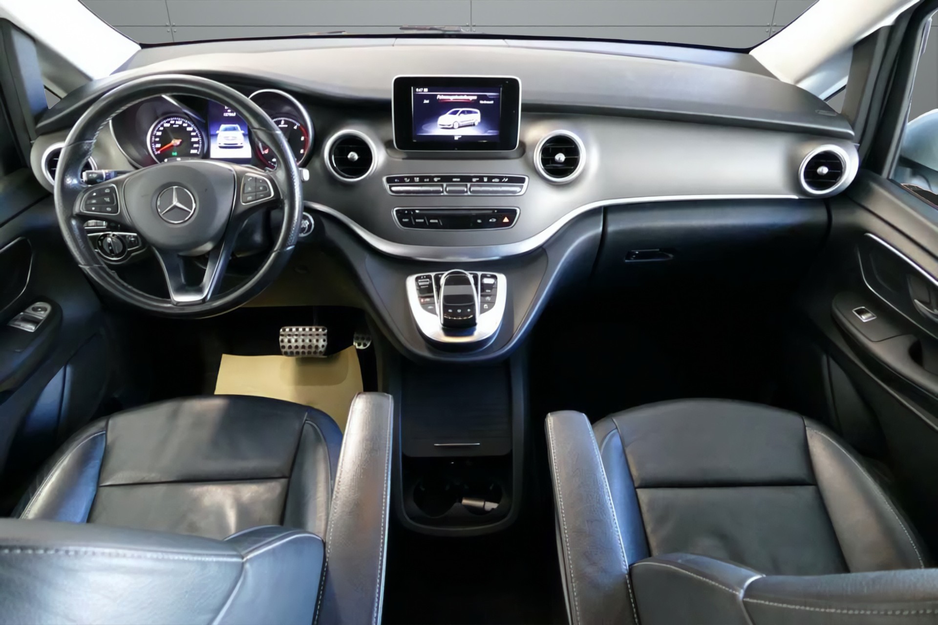 MERCEDES-BENZ V 220 d lang 4Matic 7G-Tronic-image-8