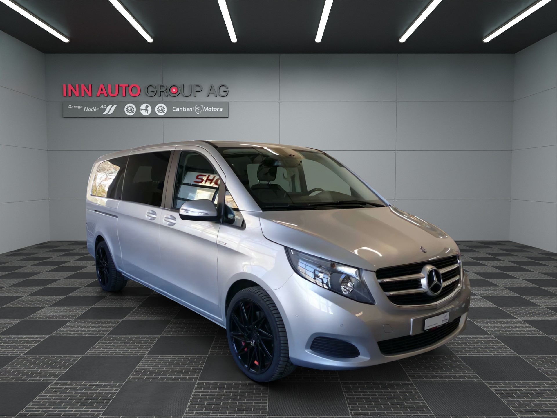 MERCEDES-BENZ V 220 d lang 4Matic 7G-Tronic-image-6