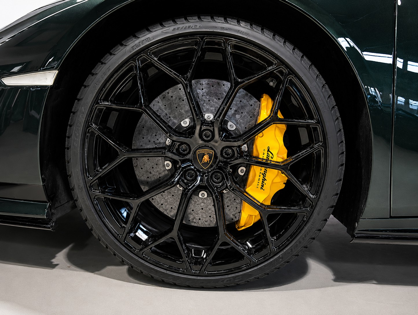 LAMBORGHINI Huracan Coupé 5.2 Tecnica 640 PS CH FAHRZEUG-image-10