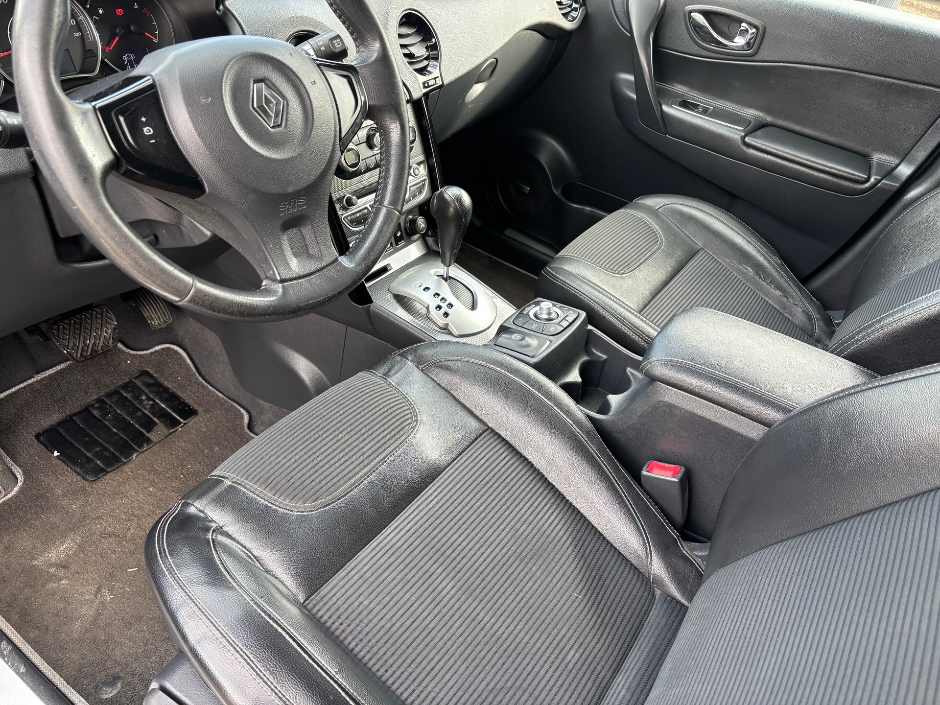 RENAULT Koleos 2.5 Bose 4x4 CVT-image-8