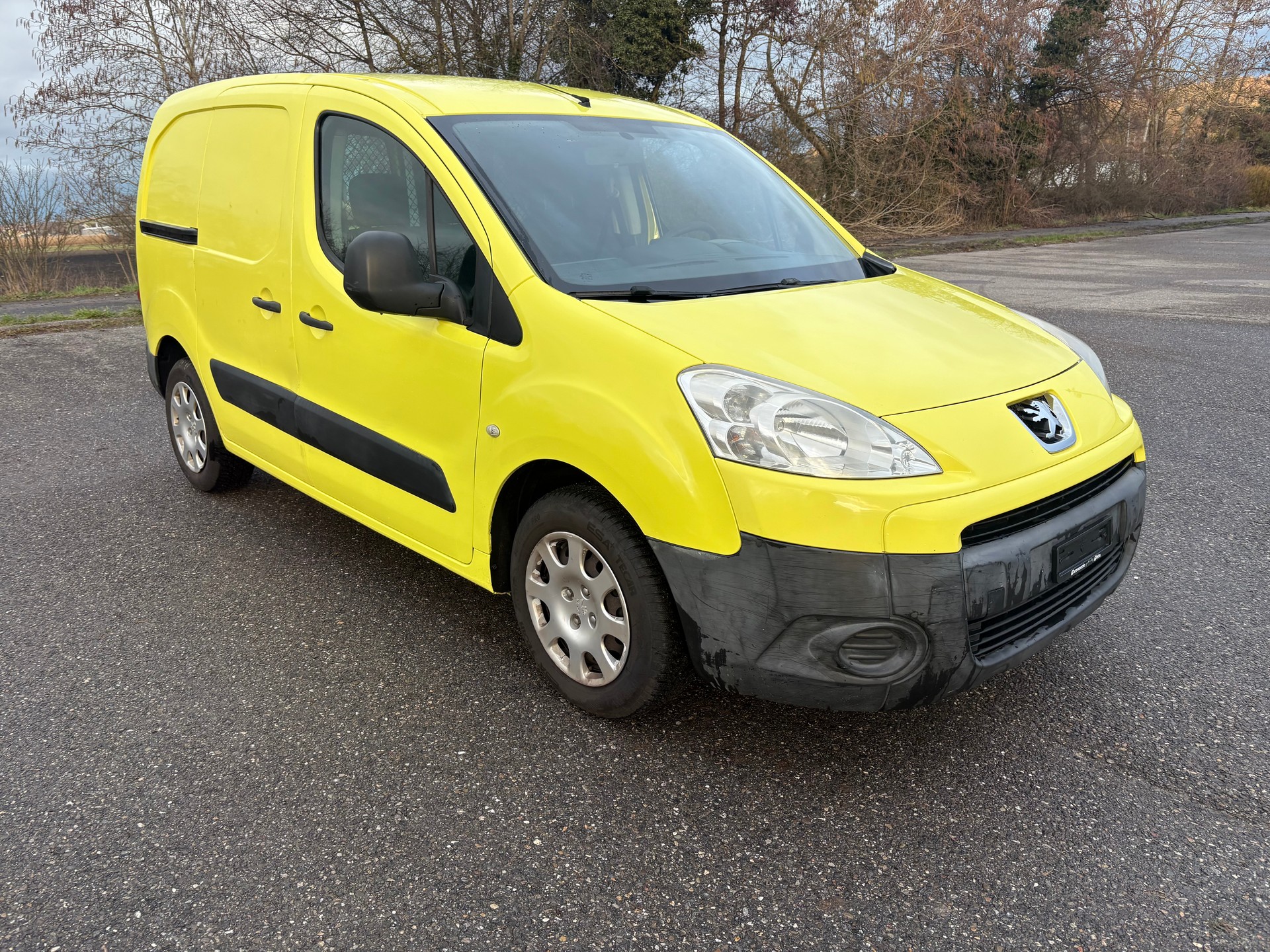 PEUGEOT Partner 1.6i Urban-image-2