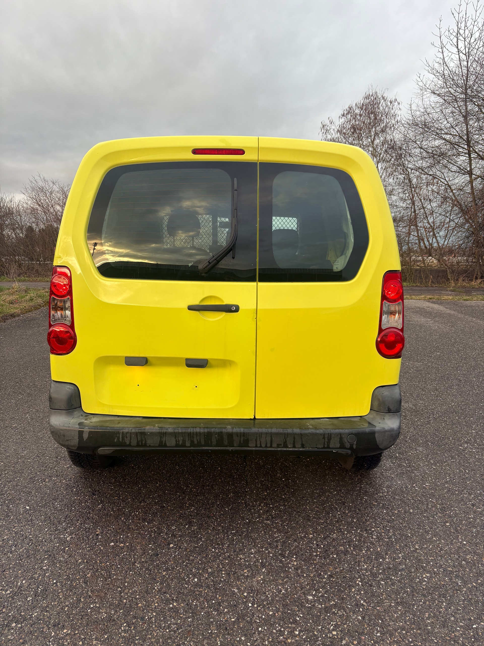 PEUGEOT Partner 1.6i Urban-image-4
