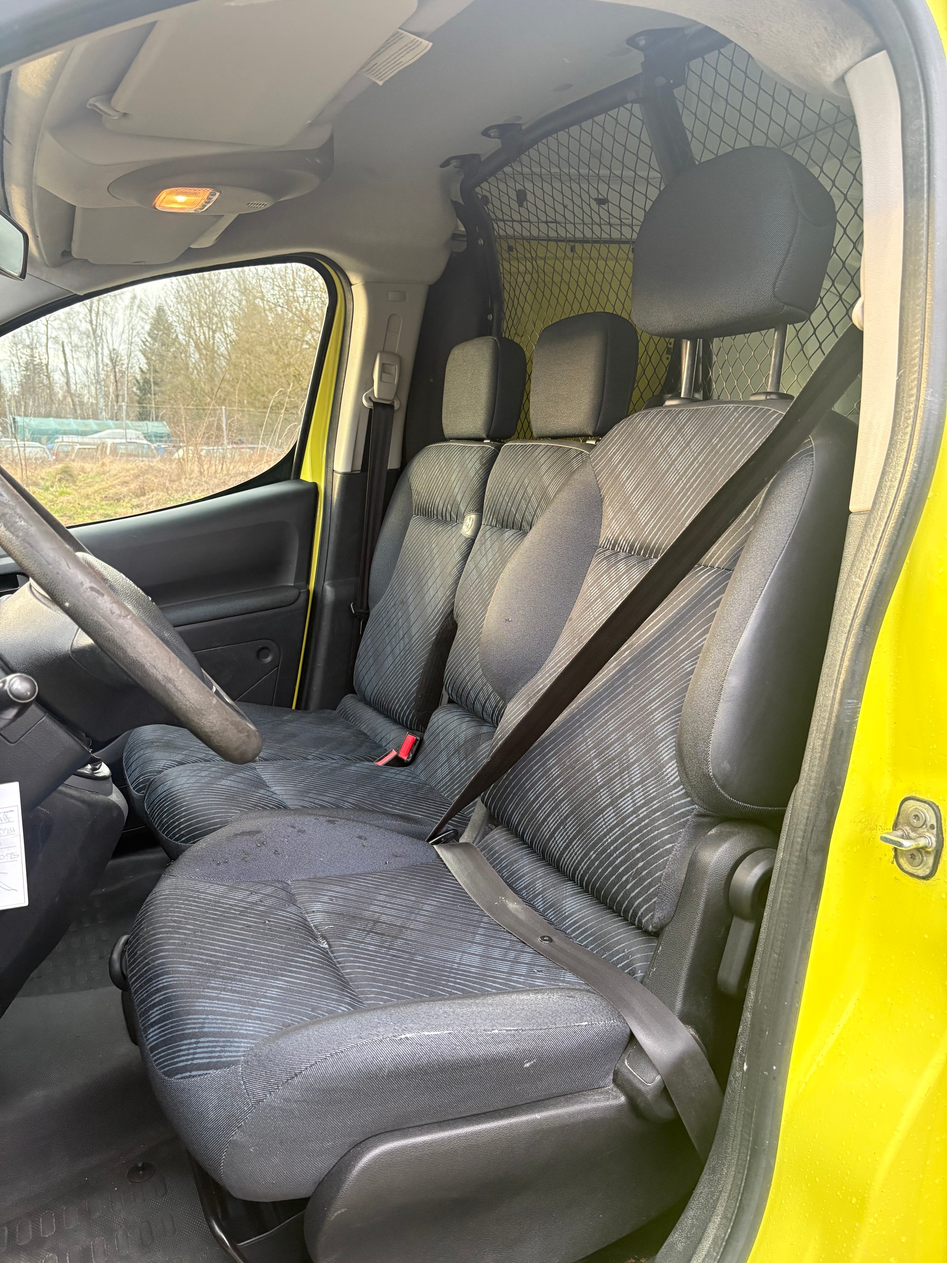 PEUGEOT Partner 1.6i Urban-image-9