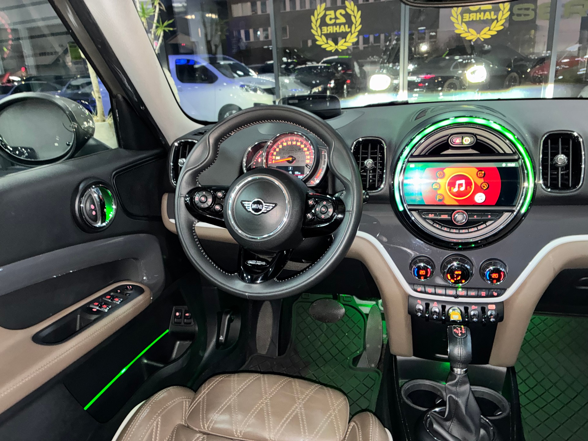 MINI Countryman Cooper S E ALL4 Steptronic-image-8