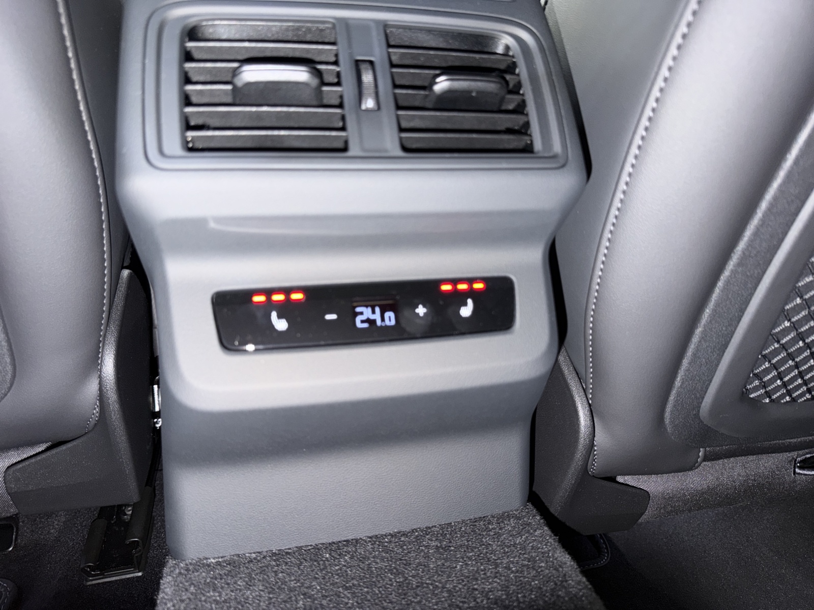 AUDI SQ5 TFSI quattro S-tronic-image-14