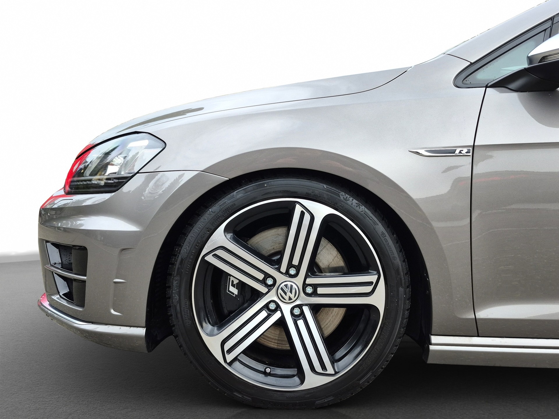 VW Golf 2.0 TSI R 4Motion DSG-image-3