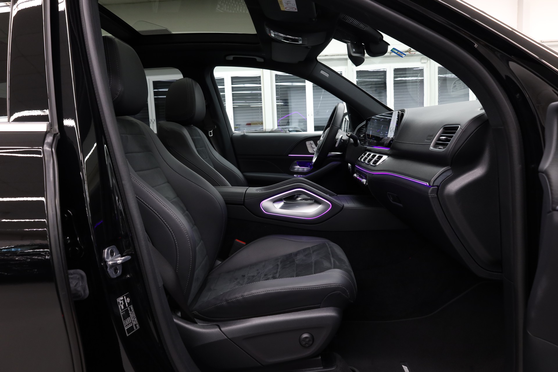 MERCEDES-BENZ GLE 300 d AMG Line 4matic-image-14