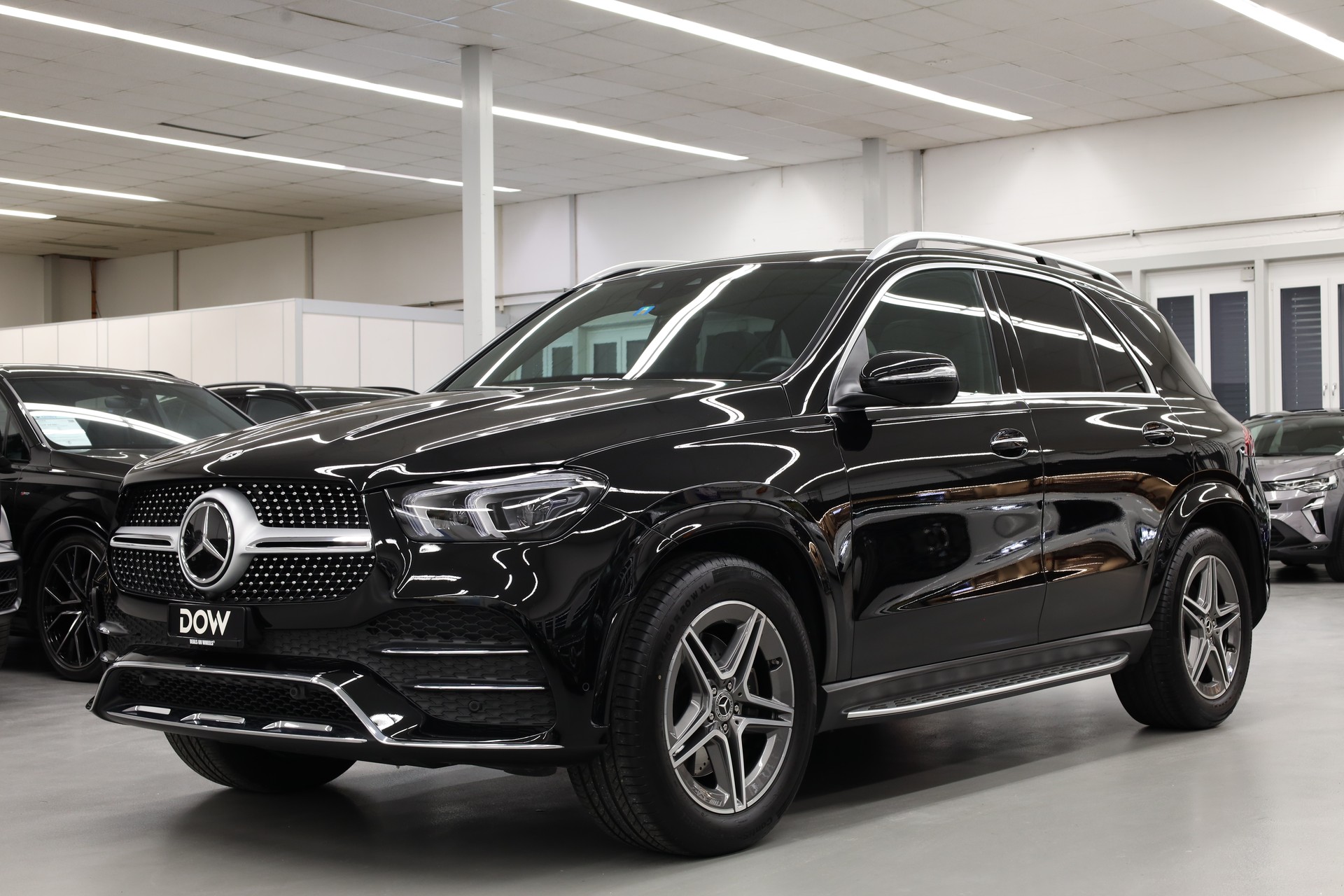 MERCEDES-BENZ GLE 300 d AMG Line 4matic-image-2