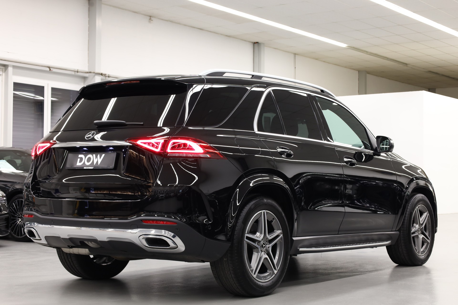 MERCEDES-BENZ GLE 300 d AMG Line 4matic-image-5