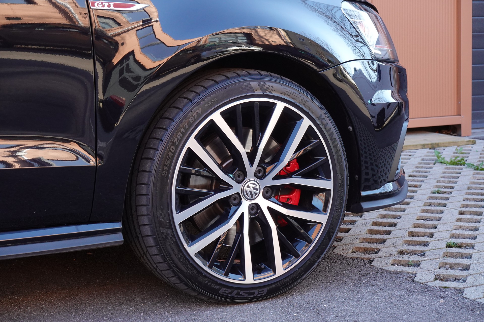 VW Polo 1.8 TSI GTI DSG - « CH Auto * Tout Ouvrant * Caméra * Tempomat * Drive Select »-image-4