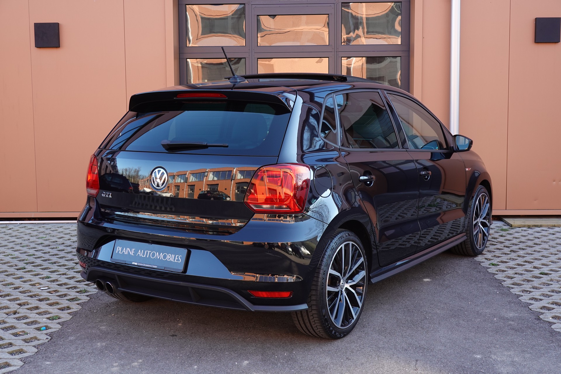 VW Polo 1.8 TSI GTI DSG - « CH Auto * Tout Ouvrant * Caméra * Tempomat * Drive Select »-image-5