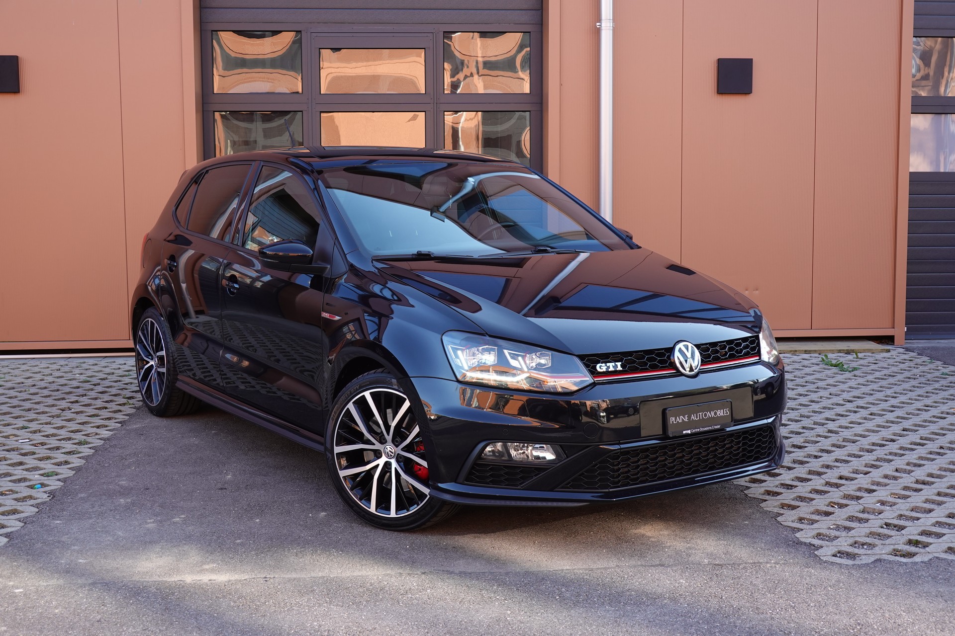 VW Polo 1.8 TSI GTI DSG - « CH Auto * Tout Ouvrant * Caméra * Tempomat * Drive Select »-image-0
