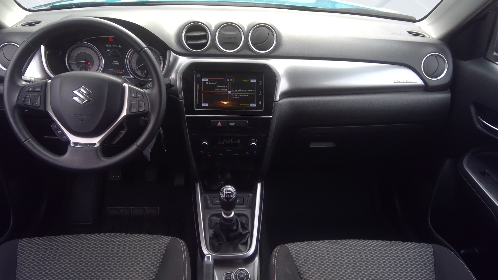 SUZUKI Vitara 1.4 Boosterjet Compact Top Hybrid-image-3