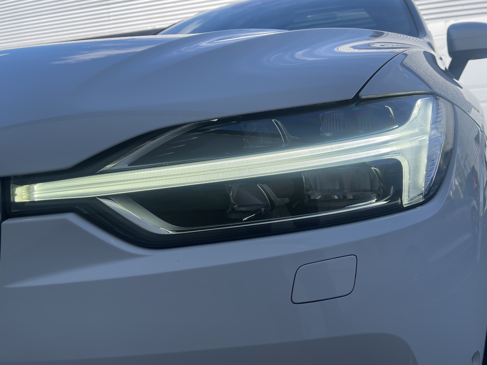 VOLVO XC60 2.0 T8 TE R-Design AWD-image-15