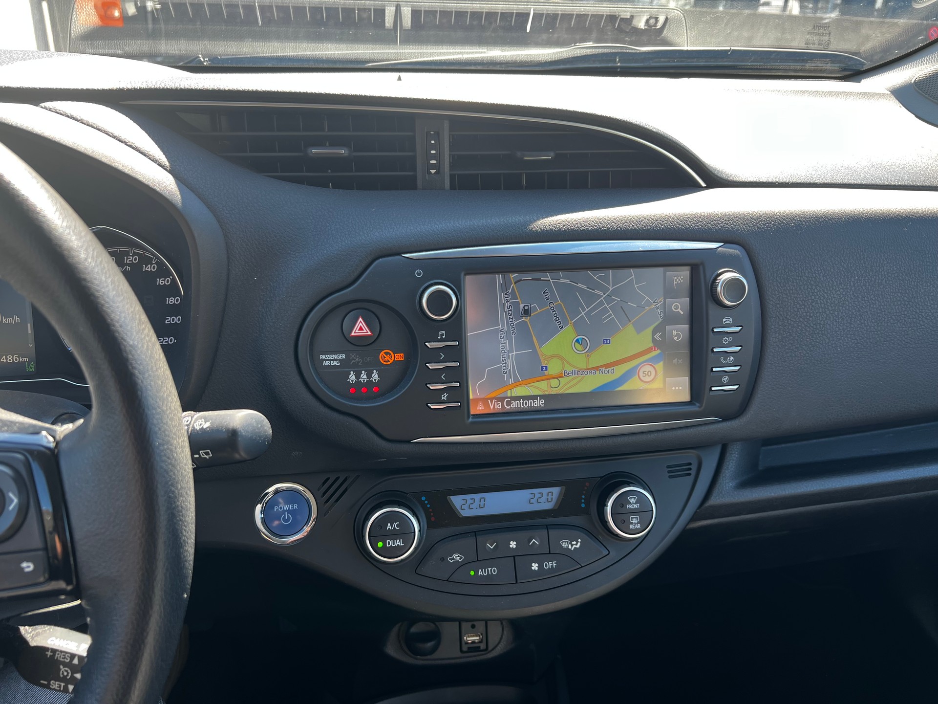 TOYOTA Yaris 1.5 VVT-i Hybrid Trend e-CVT-image-9