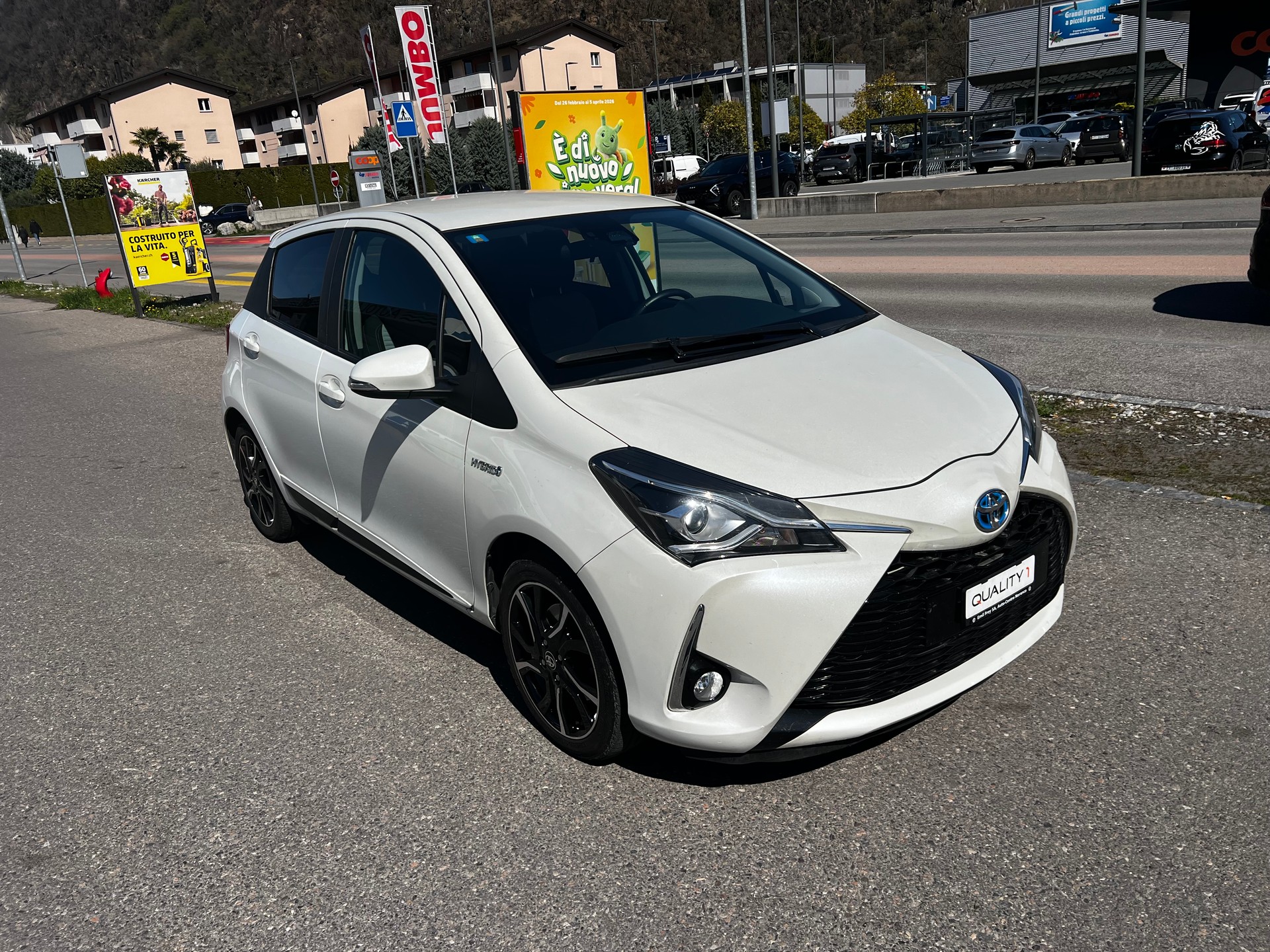 TOYOTA Yaris 1.5 VVT-i Hybrid Trend e-CVT-image-1