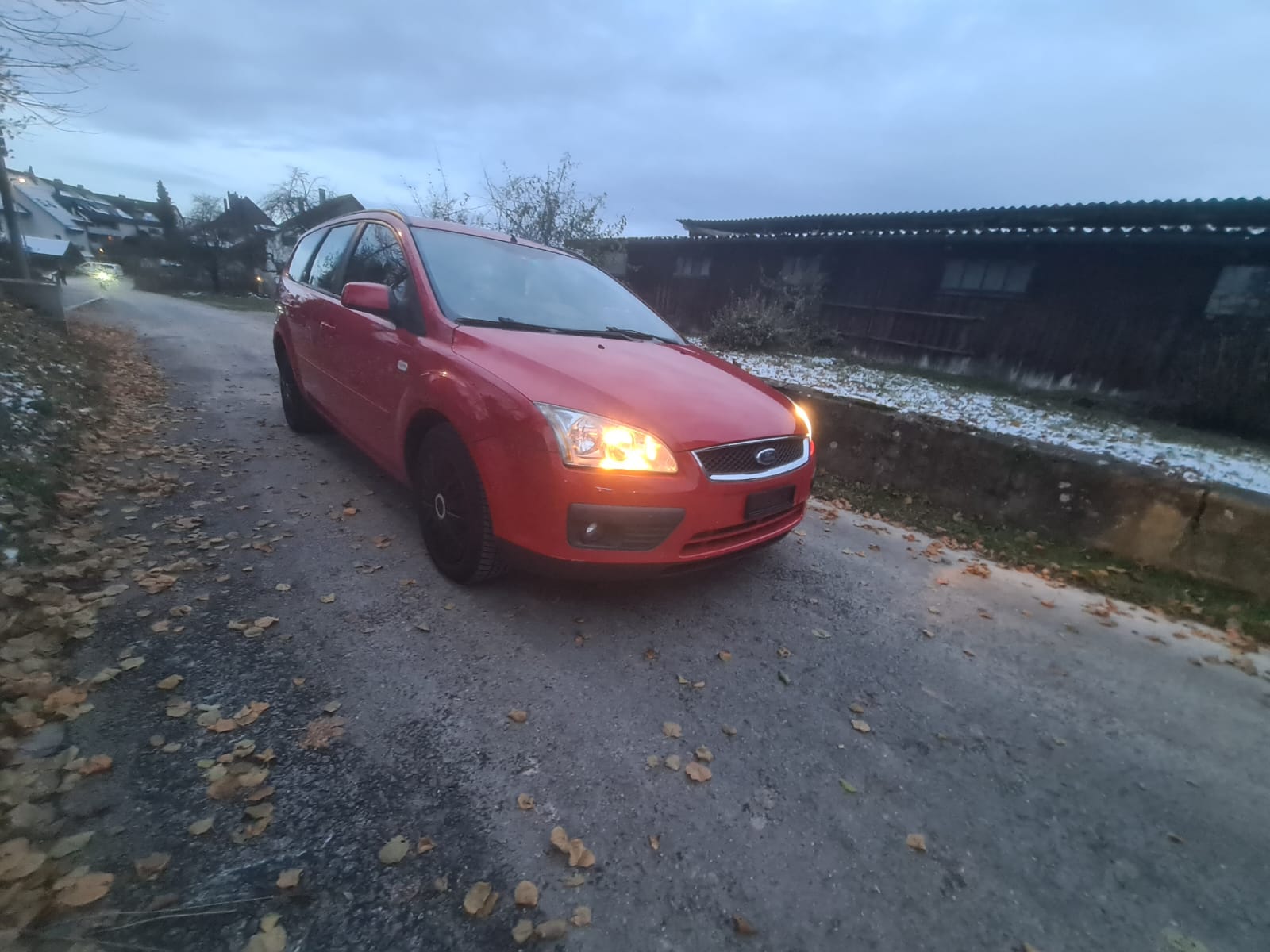 FORD Focus 2.0i Ghia-image-2