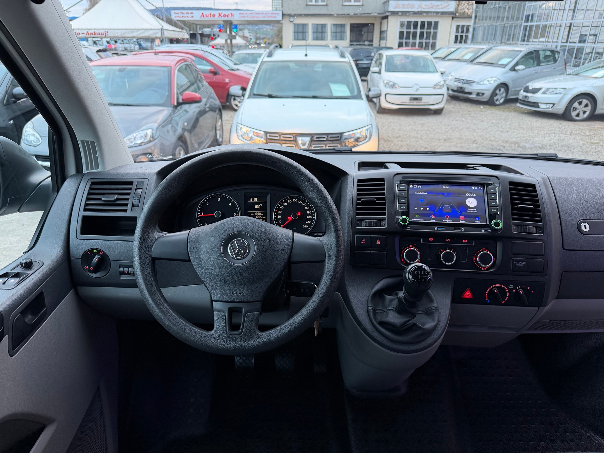 VW T5 2.0 TDI BMT 9Plätze-image-16