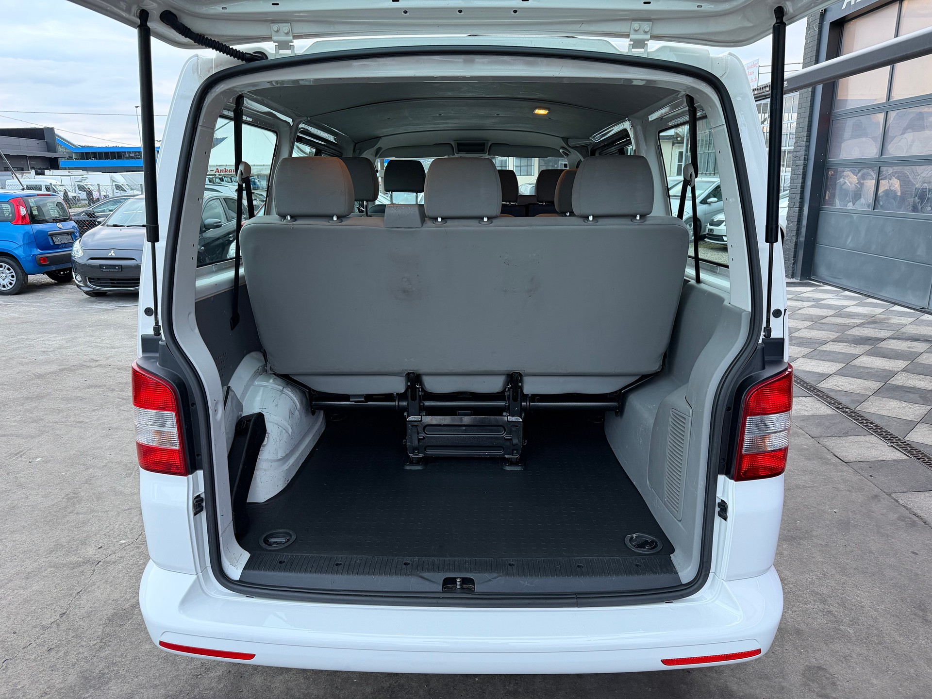 VW T5 2.0 TDI BMT 9Plätze-image-6