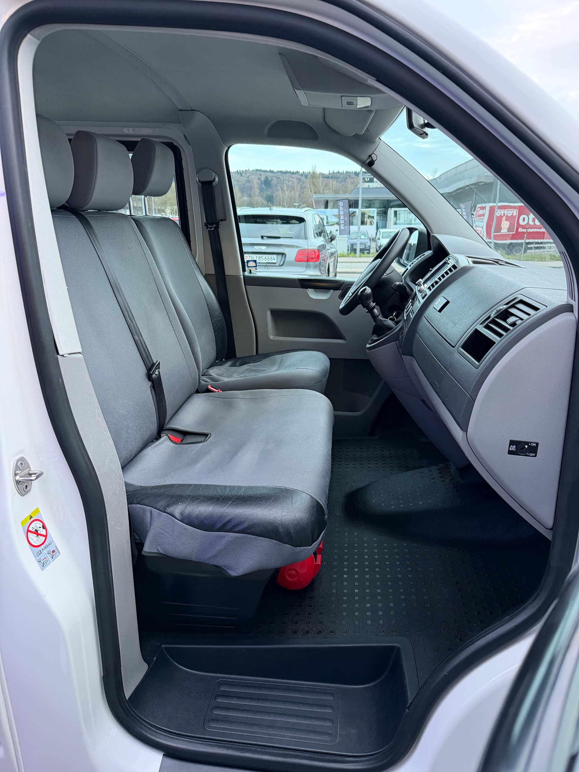 VW T5 2.0 TDI BMT 9Plätze-image-19