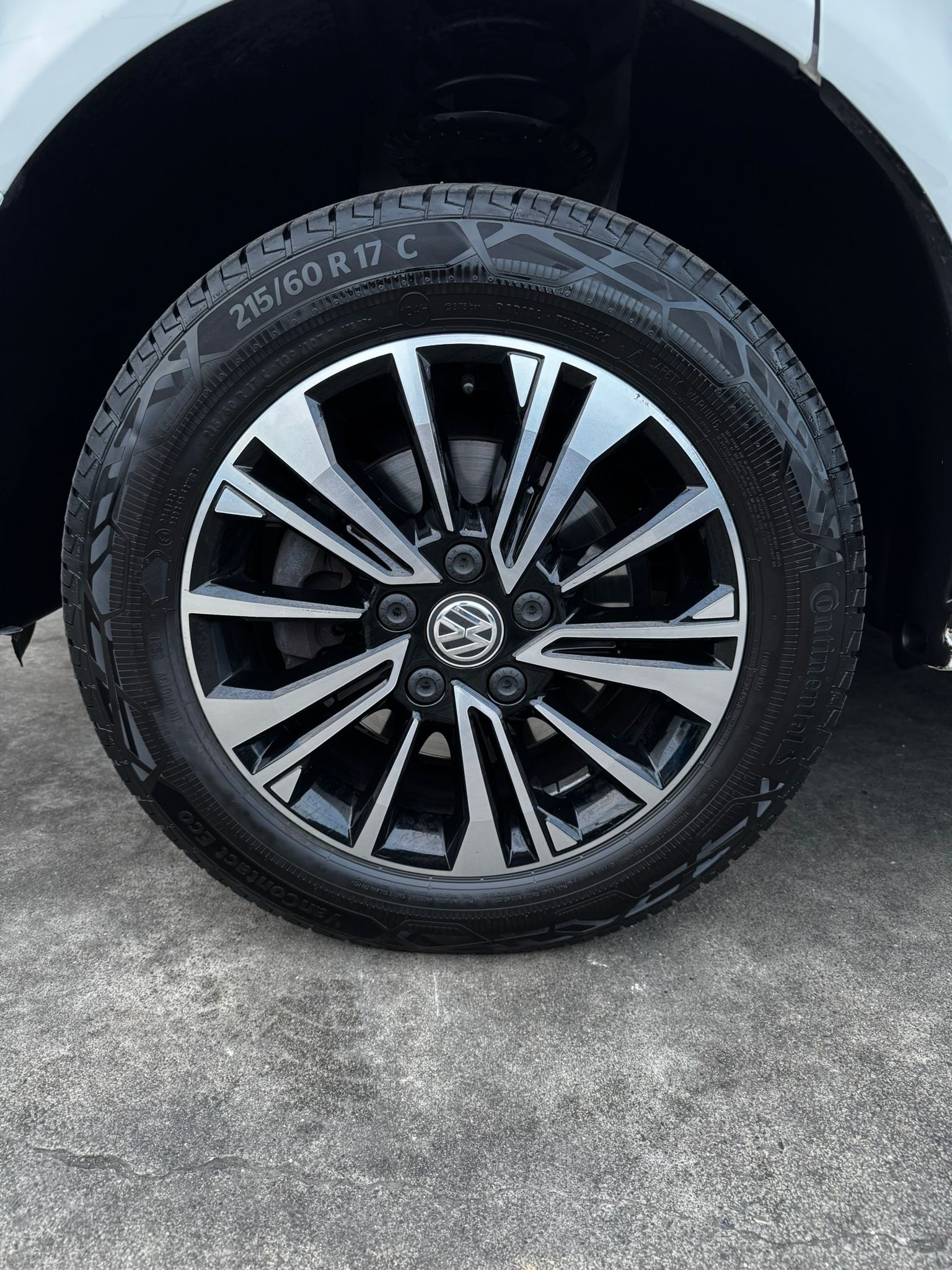 VW T5 2.0 TDI BMT 9Plätze-image-24