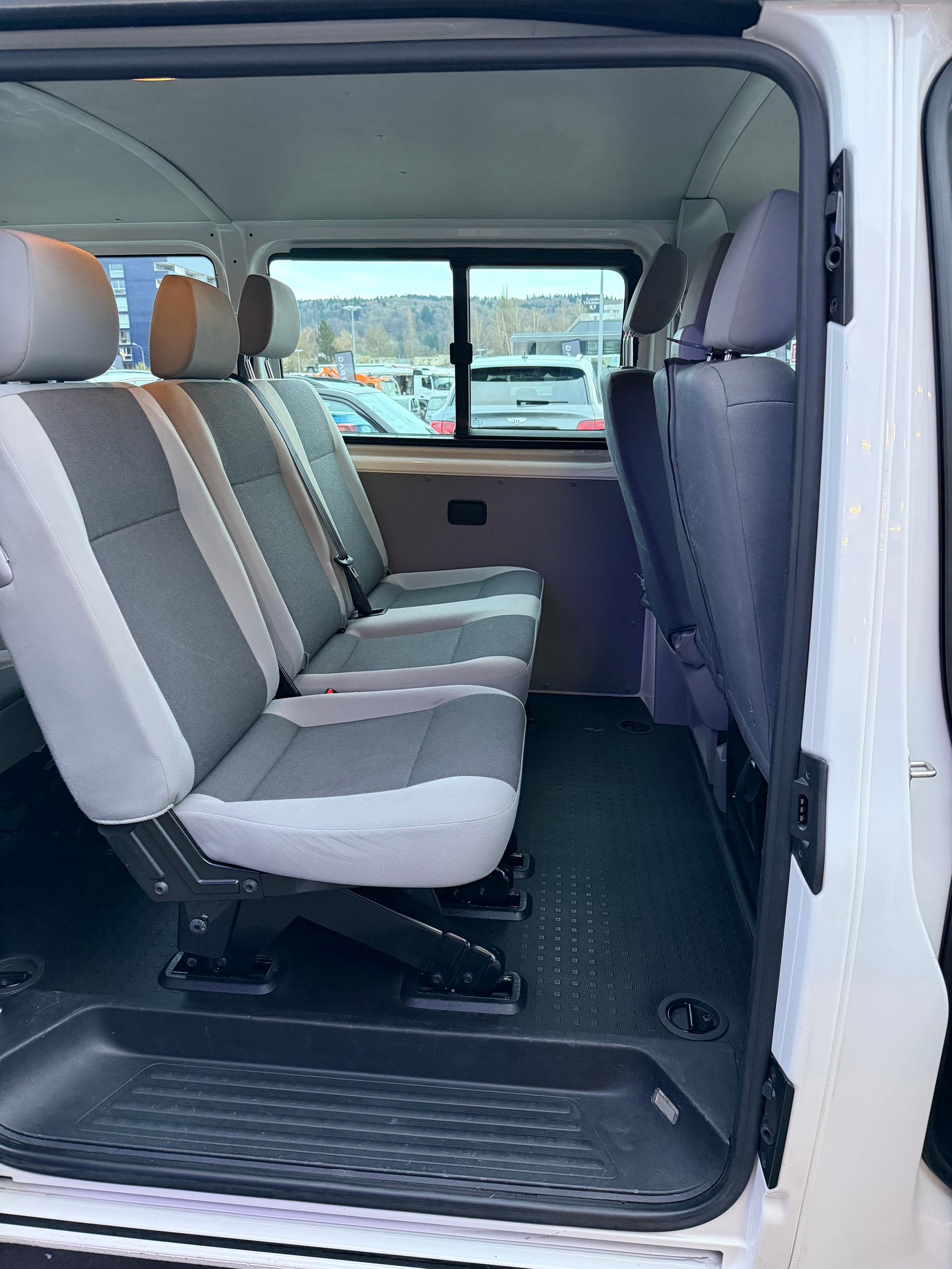 VW T5 2.0 TDI BMT 9Plätze-image-20