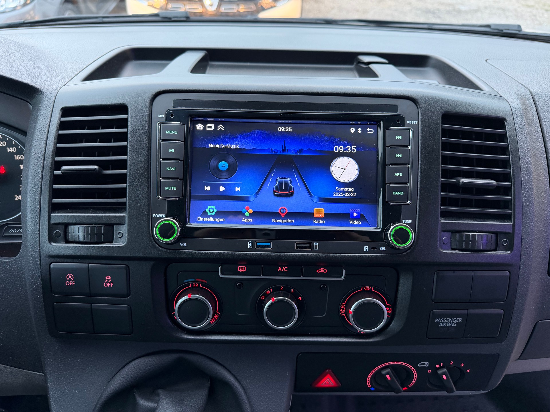 VW T5 2.0 TDI BMT 9Plätze-image-18