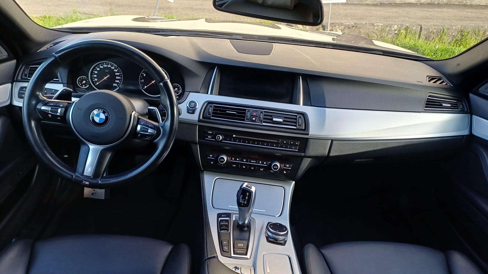 BMW 535i Touring xDrive M-Sportpaket-image-13