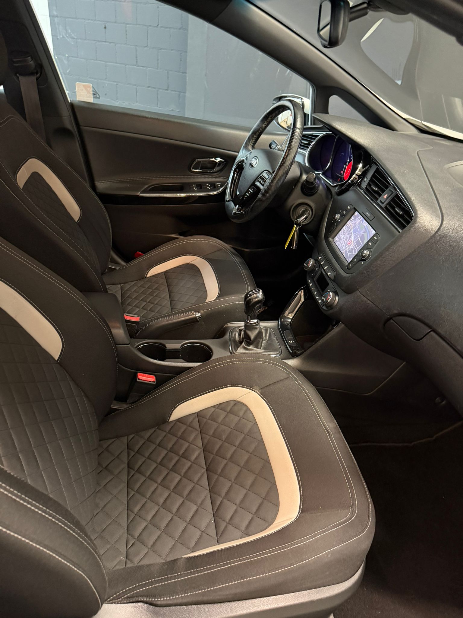 KIA Cee'd 1.0 T-GDi Trend GT-Line ***CH-Fahrzeug***-image-11