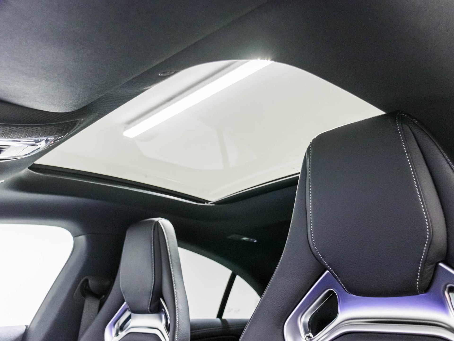MERCEDES-BENZ CLA 45 S AMG 4MATIC+ Coupé-image-8
