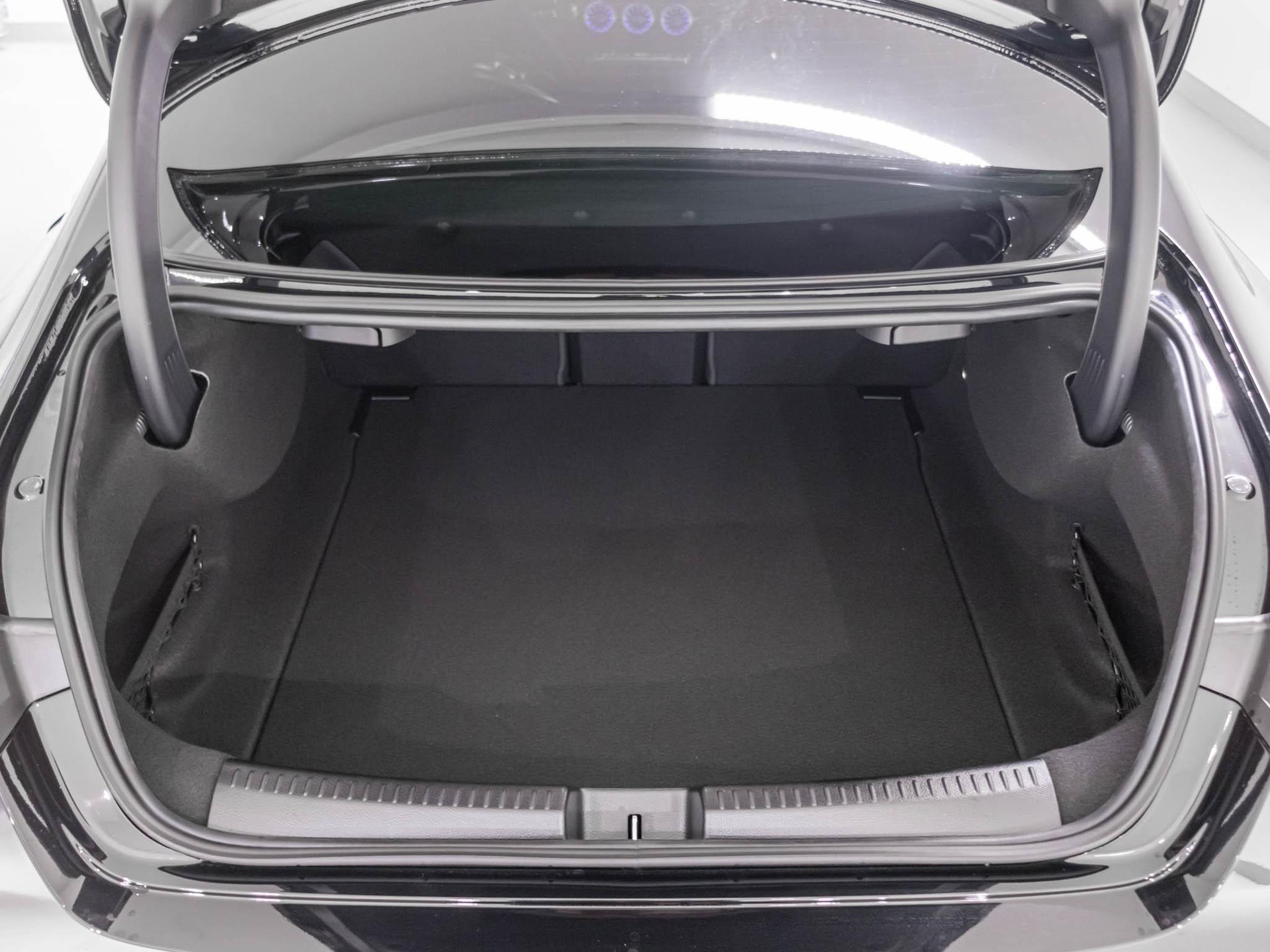 MERCEDES-BENZ CLA 45 S AMG 4MATIC+ Coupé-image-13
