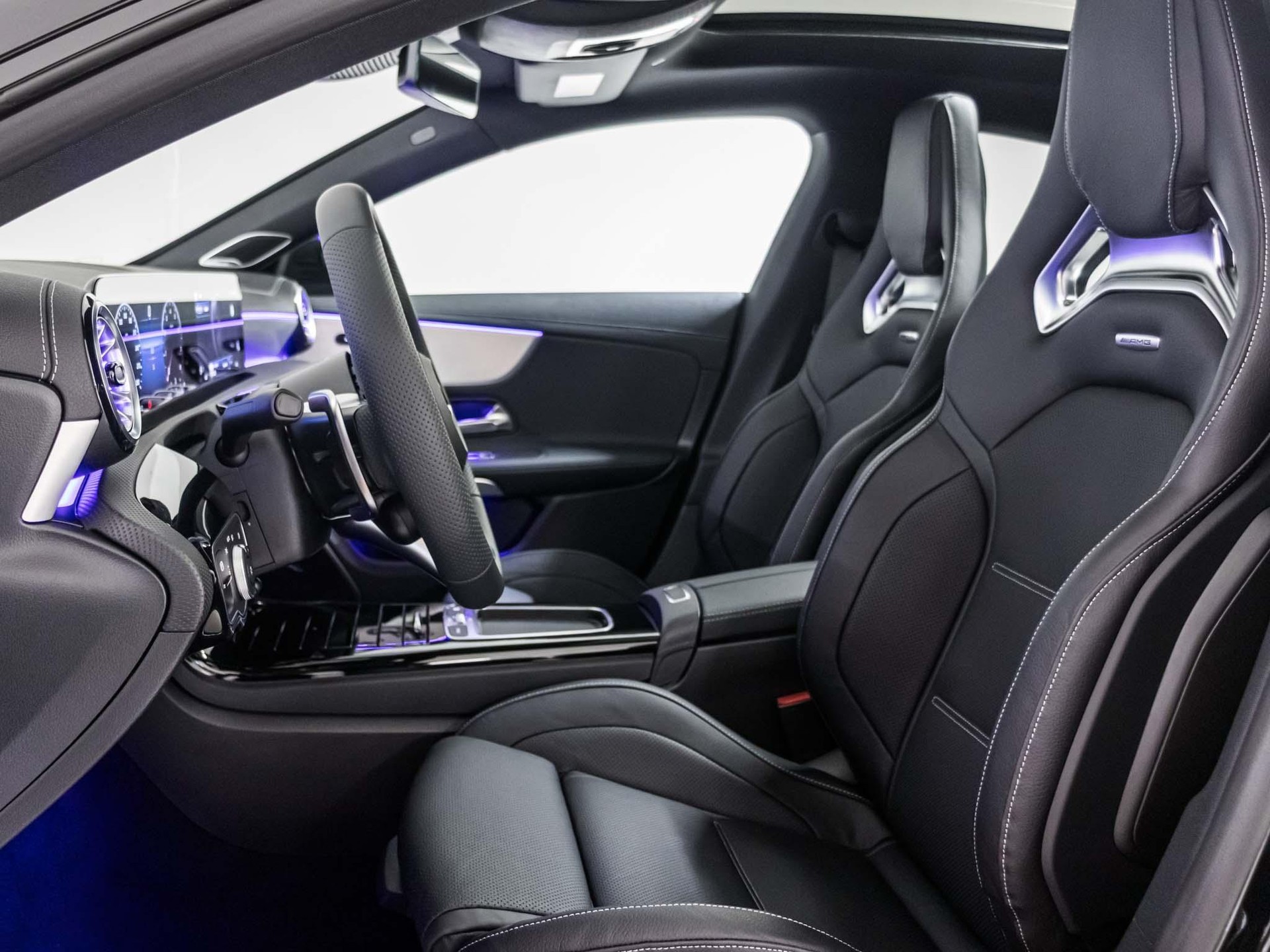 MERCEDES-BENZ CLA 45 S AMG 4MATIC+ Coupé-image-6