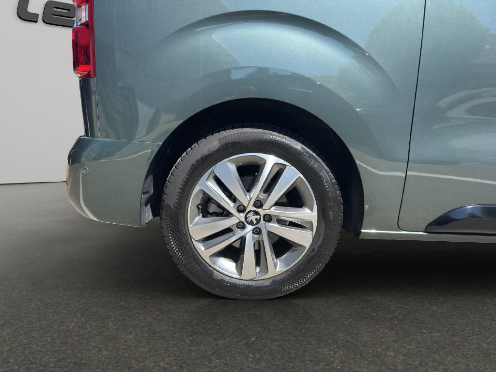 PEUGEOT Traveller Standard 2.0 BlueHDi 180 Business S/S-image-15