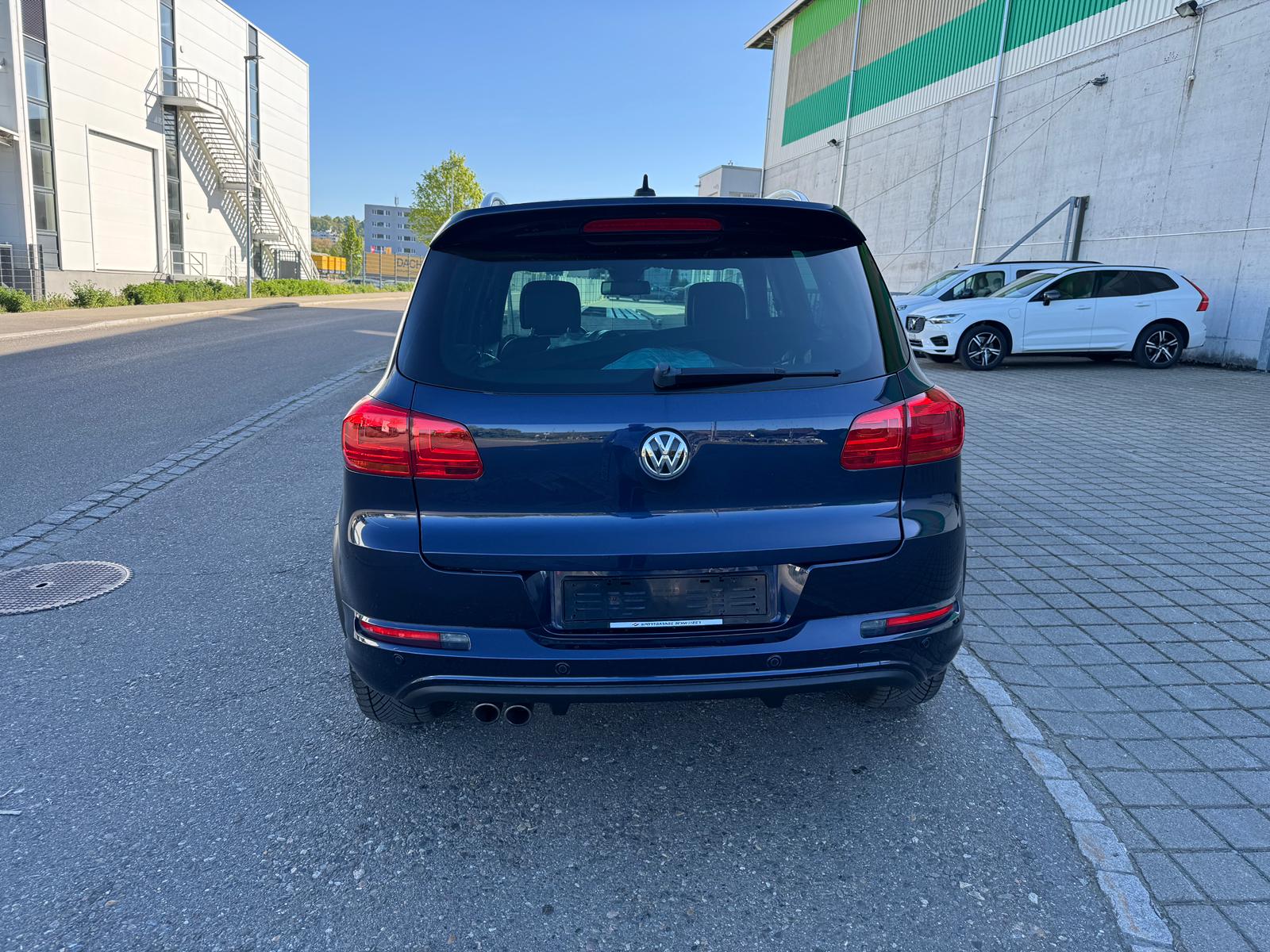 VW Tiguan 2.0 TDI BMT R-Line Design 4Motion DSG-image-4