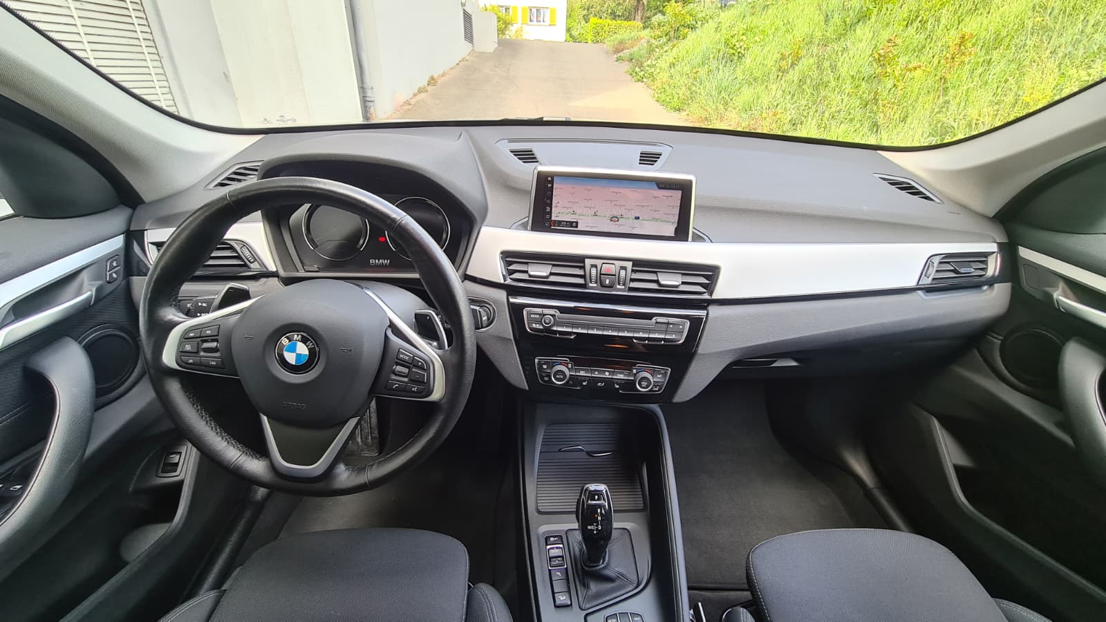 BMW X1 xDrive 18d Steptronic ** GR-Navi ** Sitzheizung ** PDC V+H ** Tempomat ** LTZ MFK 04.05.2026 & Service ** **-image-12