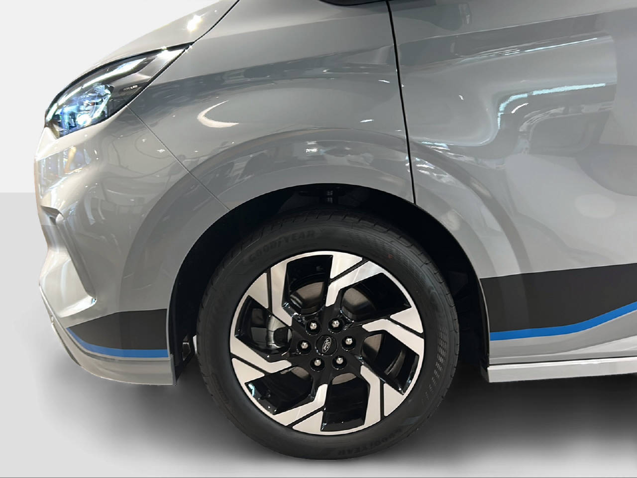 FORD Tourneo Custom 320 L1 2.0 EcoBlue 170 Sport-image-13