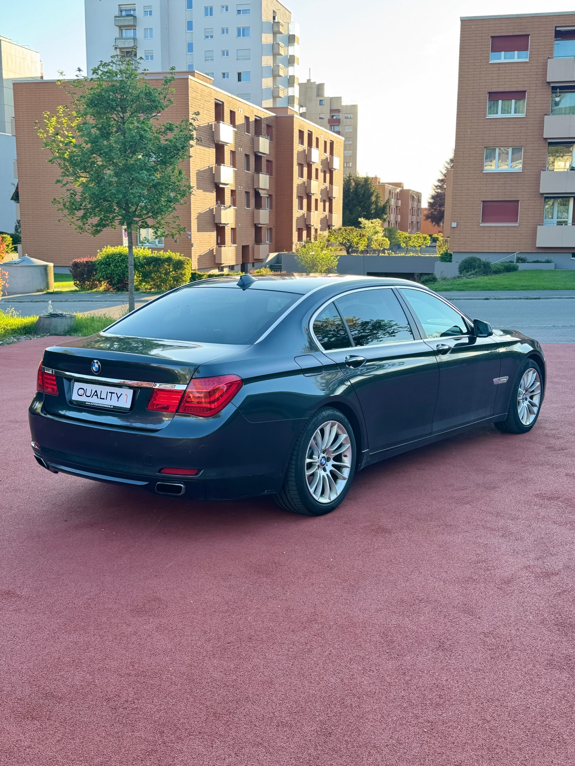 BMW 740i L-image-4