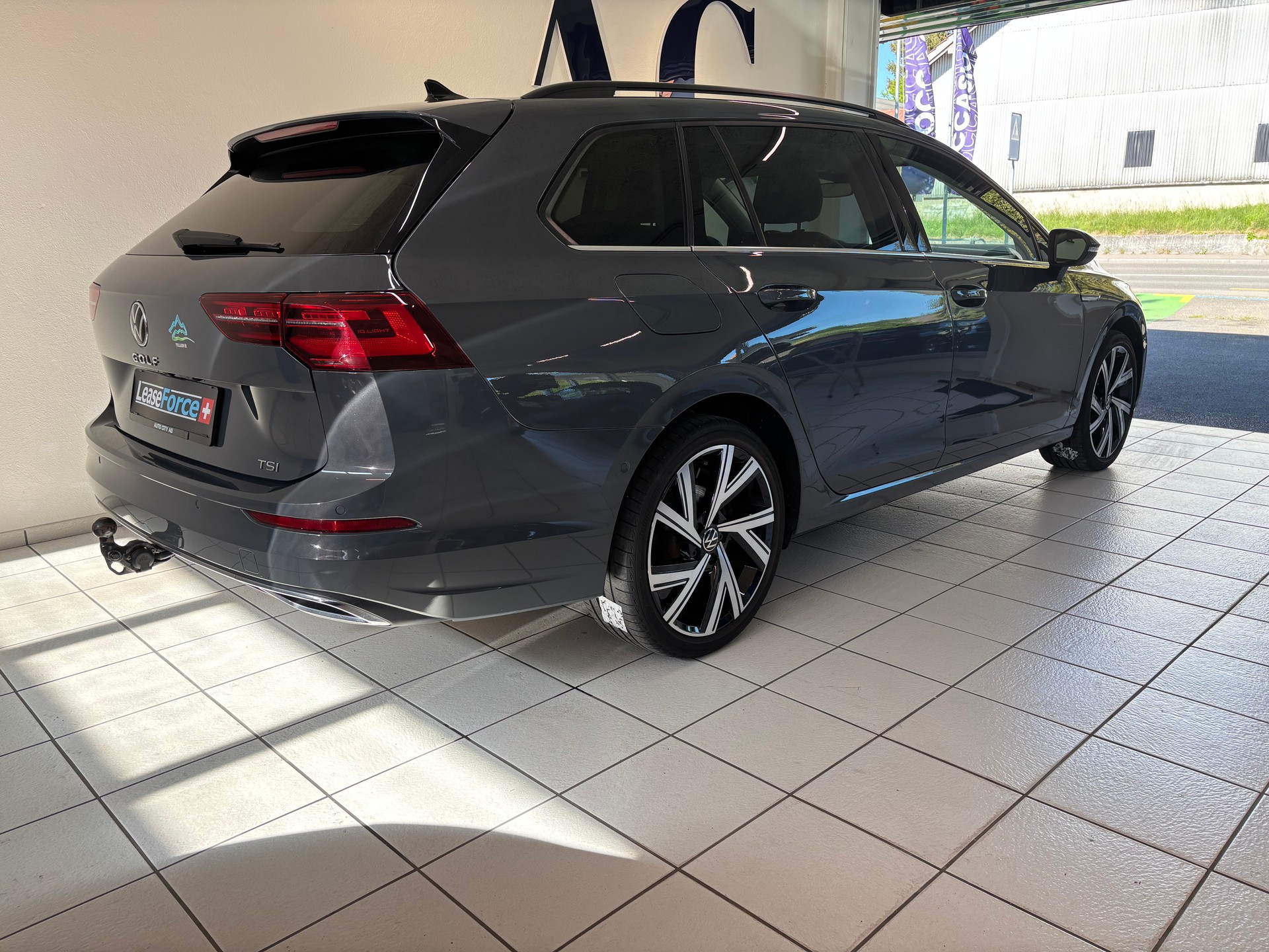 VW Golf Variant 1.5 eTSI mHEV Style-image-2