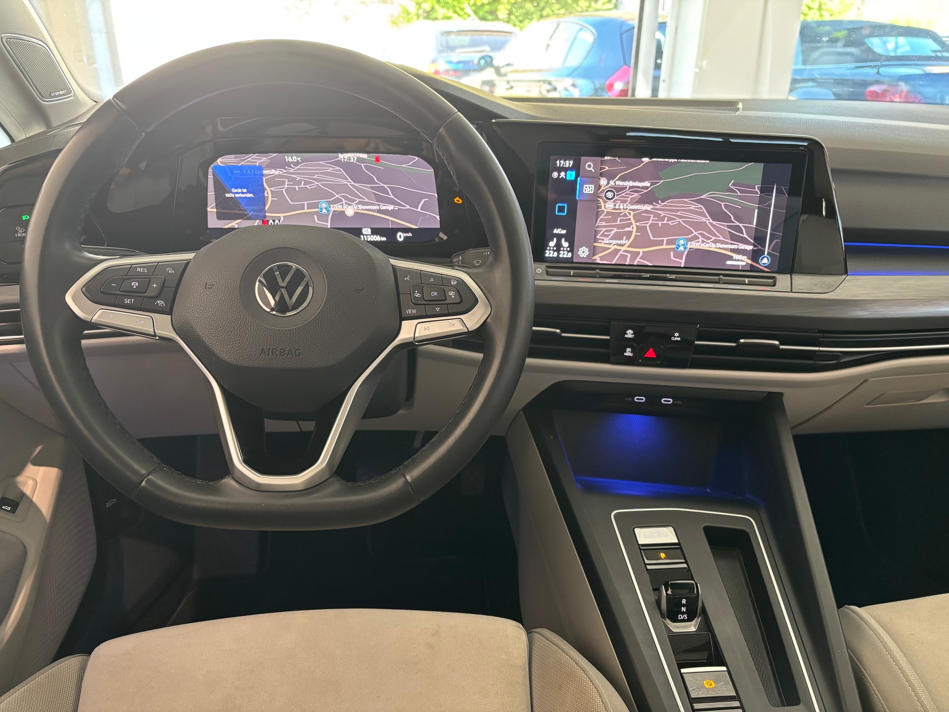 VW Golf Variant 1.5 eTSI mHEV Style-image-7