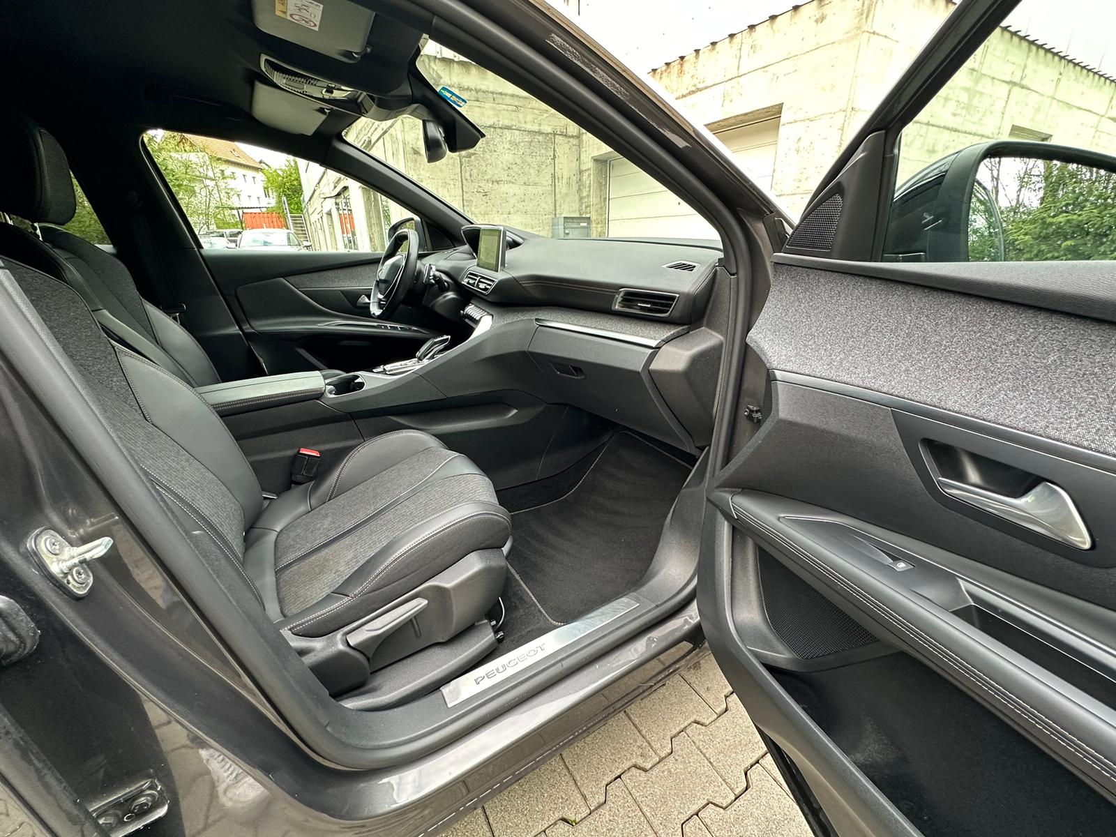 PEUGEOT 3008 1.6 THP GT Line EAT-image-14