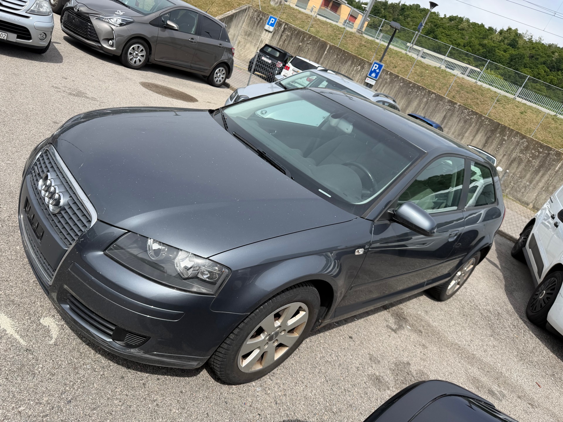 AUDI A3 2.0 TDI Attraction quattro-image-1