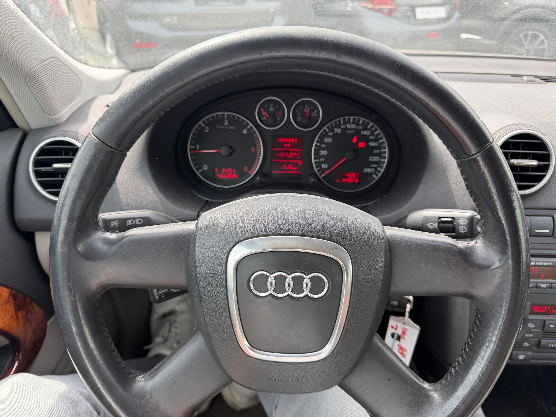 AUDI A3 2.0 TDI Attraction quattro-image-9