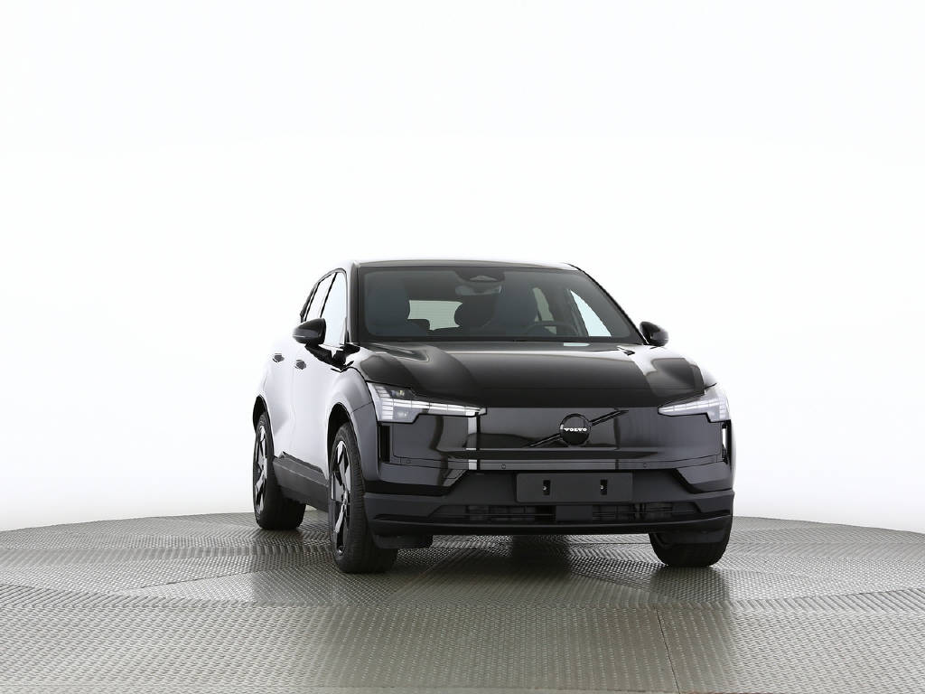 VOLVO EX 30 P5 Plus Swiss Black Edition Extended Range-image-13
