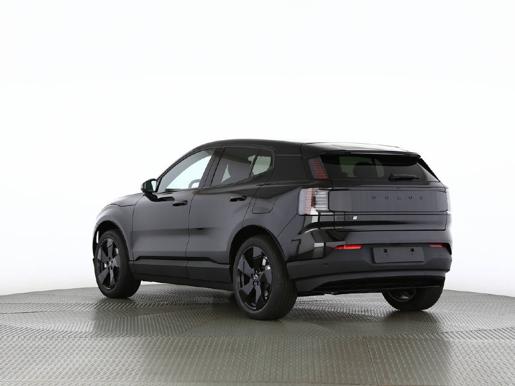 VOLVO EX 30 P5 Plus Swiss Black Edition Extended Range-image-4