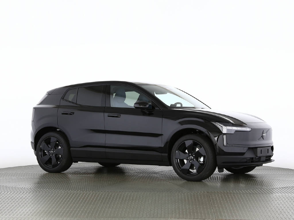VOLVO EX 30 P5 Plus Swiss Black Edition Extended Range-image-10