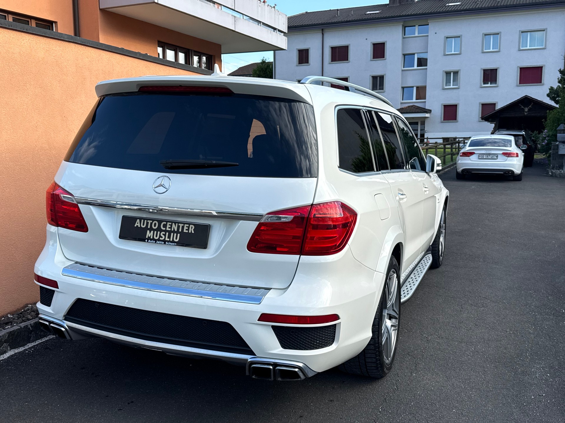 MERCEDES-BENZ GL 63 AMG 4Matic Speedshift Plus 7G-Tronic-image-9