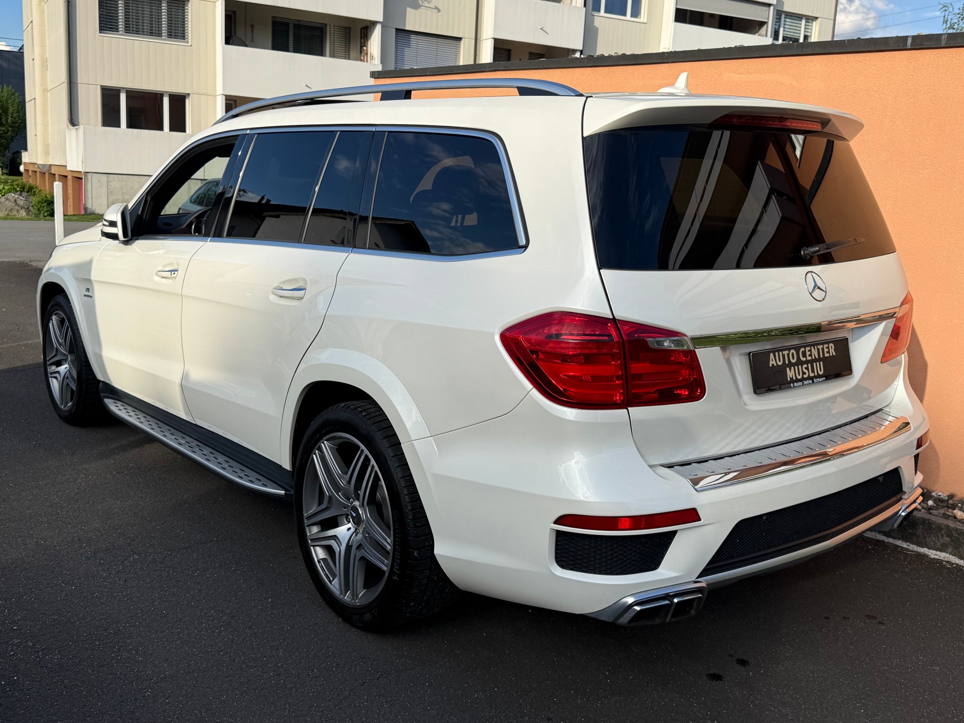 MERCEDES-BENZ GL 63 AMG 4Matic Speedshift Plus 7G-Tronic-image-4