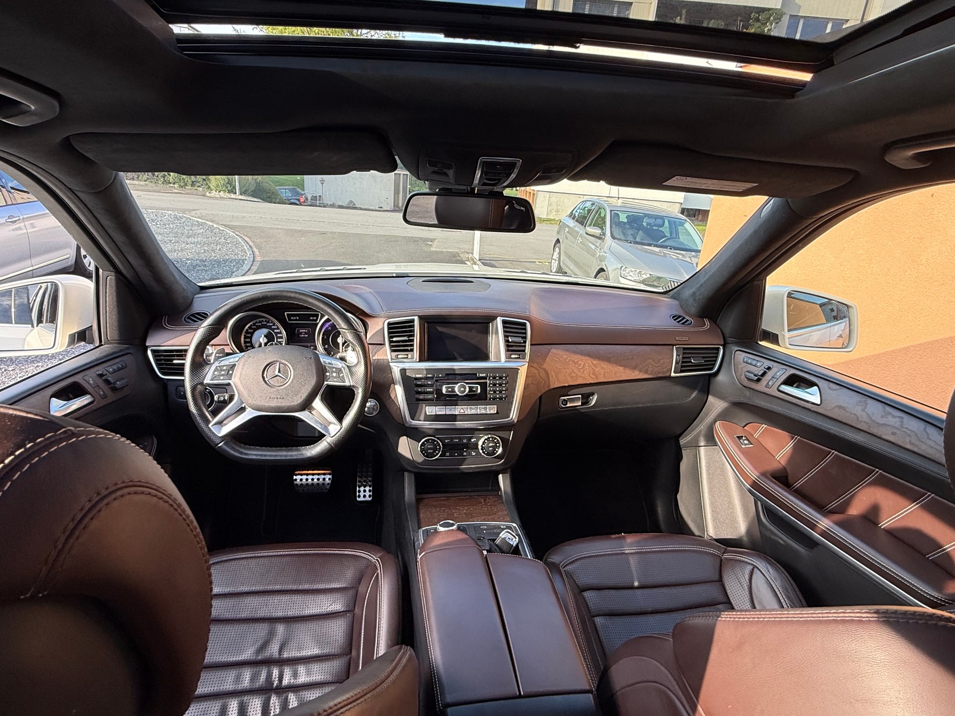 MERCEDES-BENZ GL 63 AMG 4Matic Speedshift Plus 7G-Tronic-image-13