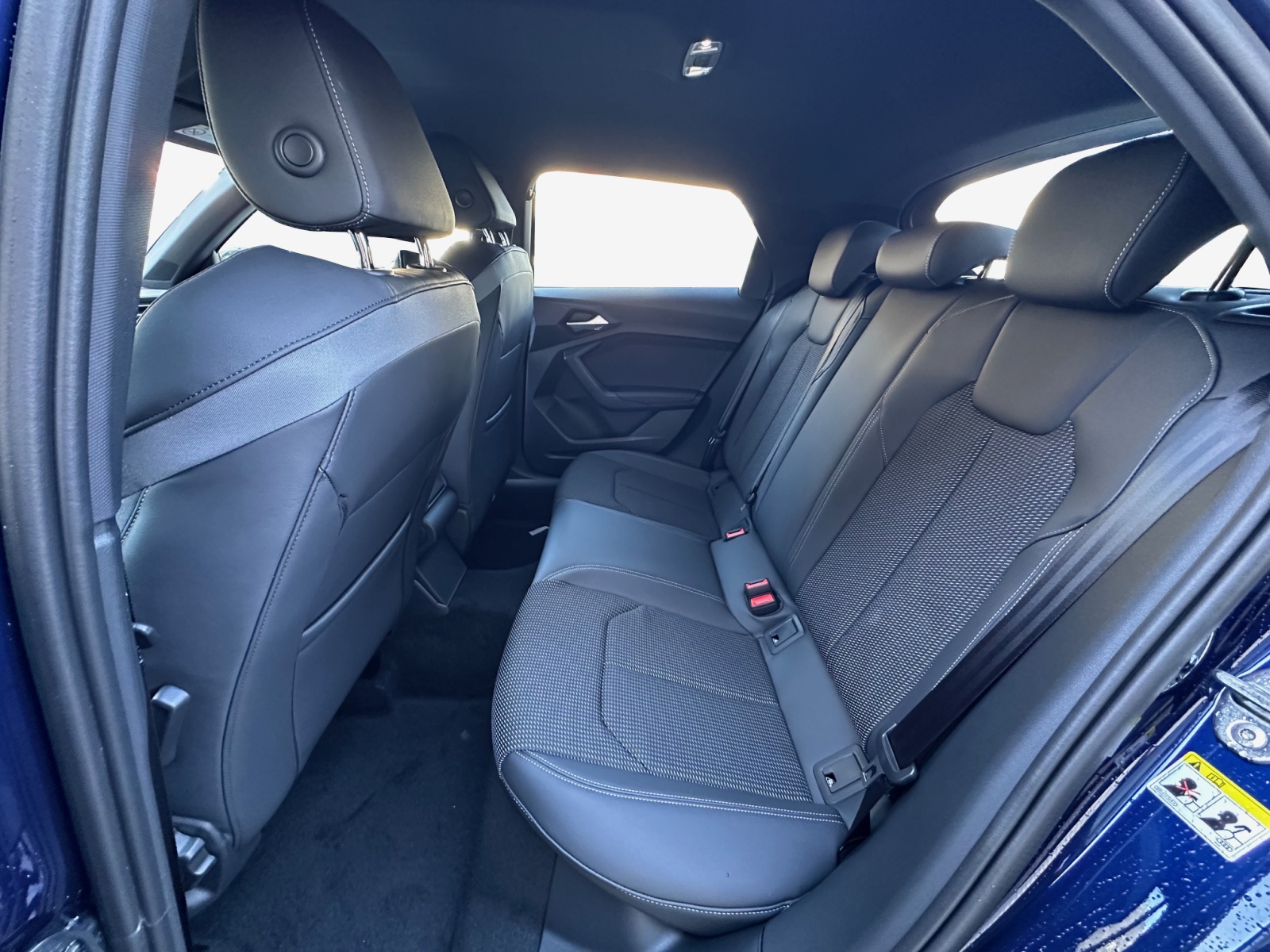 AUDI A1 Sportback 30 TFSI S Line Attraction S-tronic-image-11
