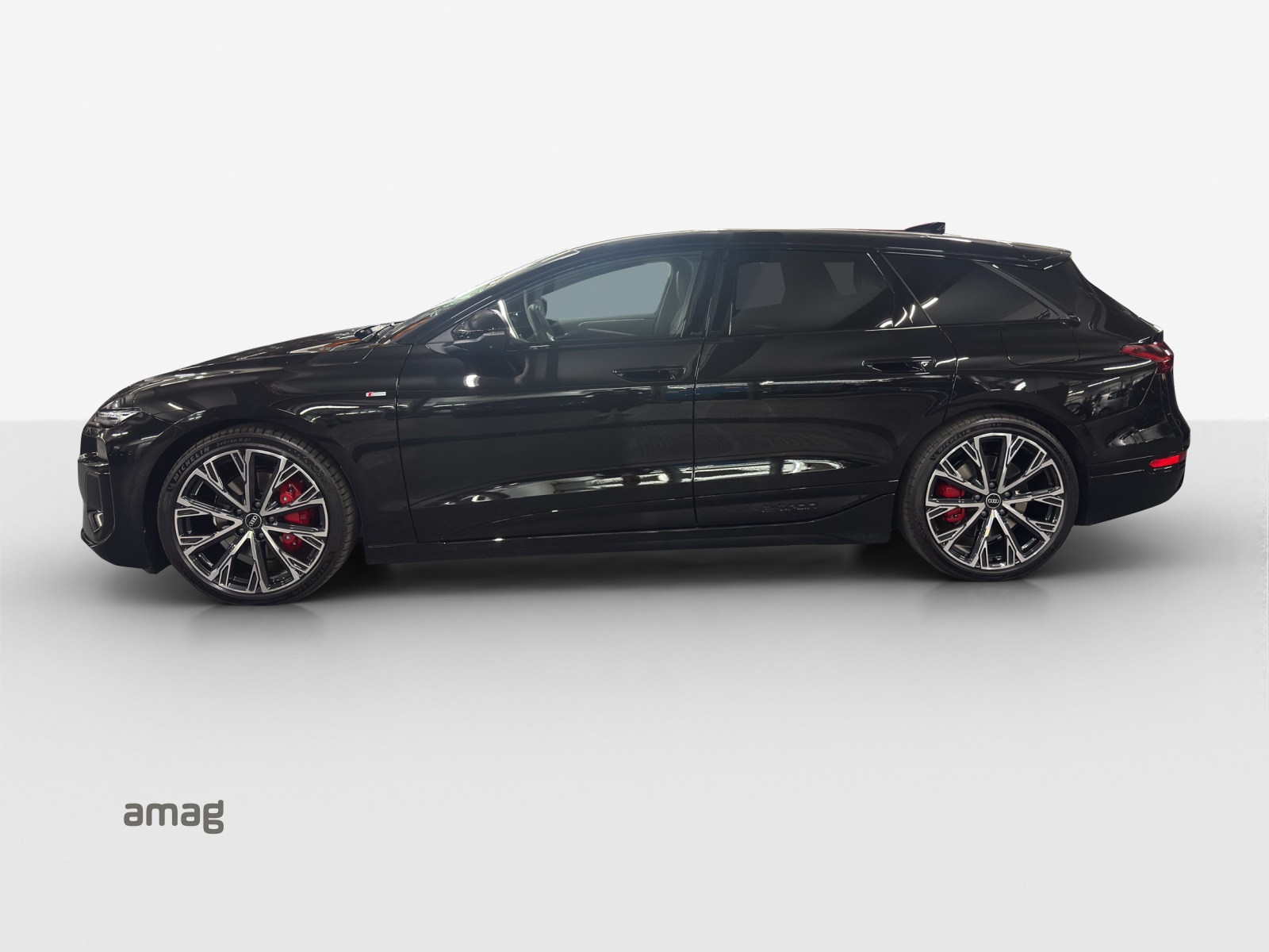 AUDI A6 Avant e-tron quattro-showroom-element-1